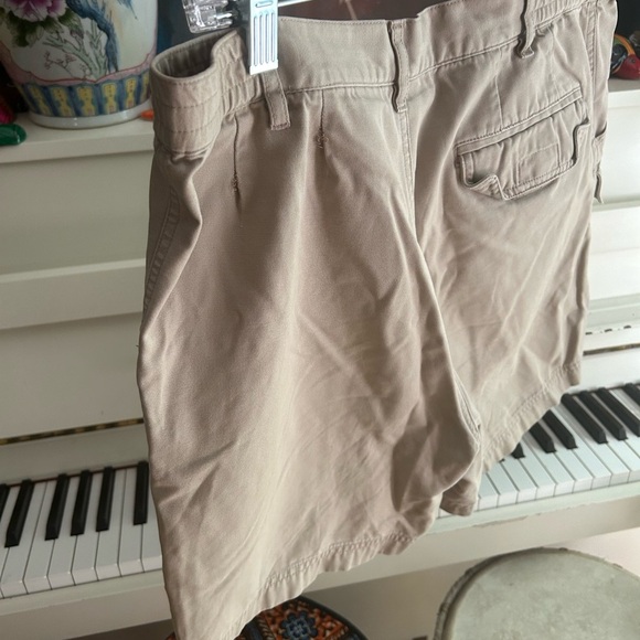 Denver Hayes Khaki Cargo Shorts 12 - Picture 11 of 16